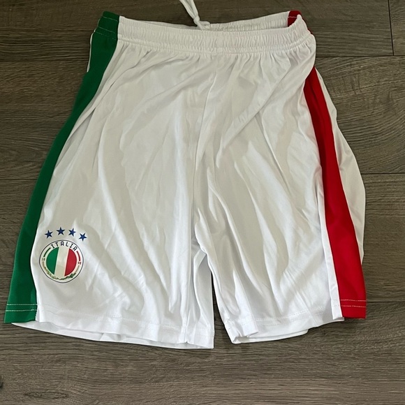 Italia Flag Colors Athletic Shorts Soccer Fanwear Youth L (150)
NWOT Italy - Picture 6 of 6
